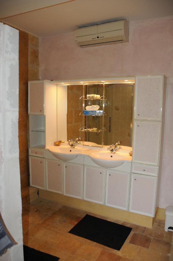 Bed and Breakfast Mas Du Puits Blanc Sernhac Zewnętrze zdjęcie